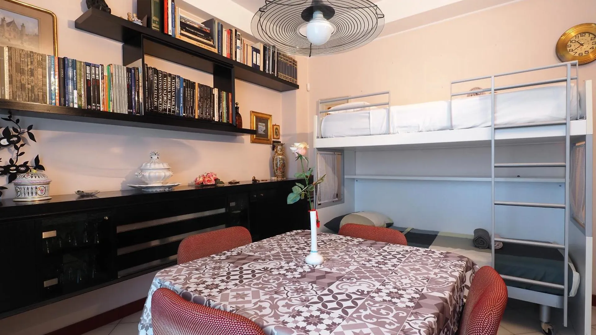 Primopiano - Savona B Apartamento Milão 0*,  Itália